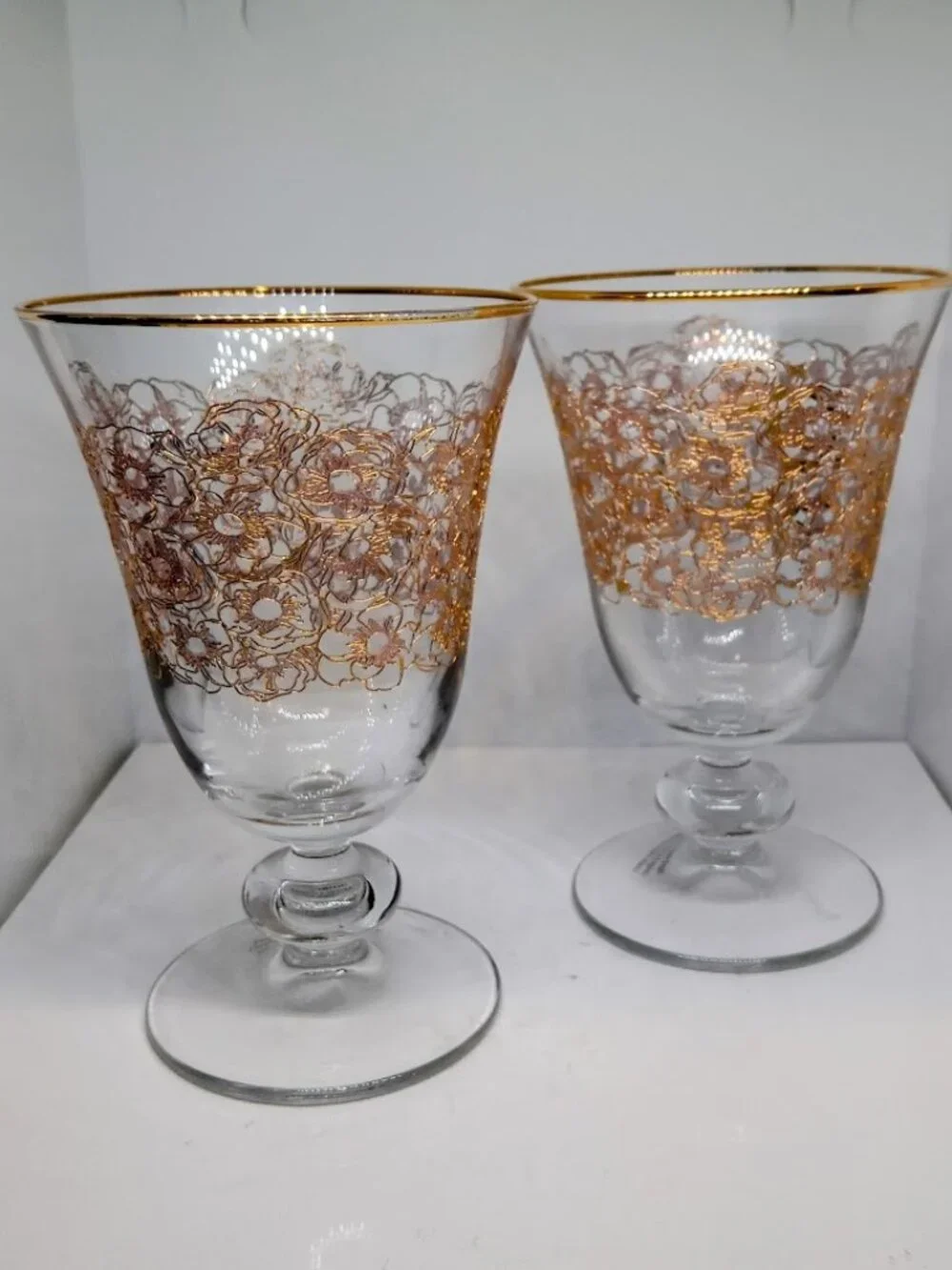 Williams Sonoma Goblets/Wine/ 24k Gold Floral Etched Pantograph Pattern